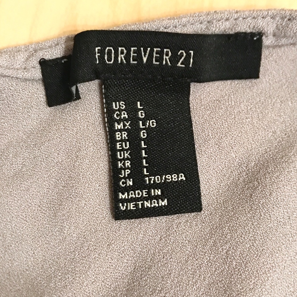 Grey Crop Tank w/Laced up front. Blouse. Misses L. Forever 21. NWT. Sexy. - Picture 9 of 11